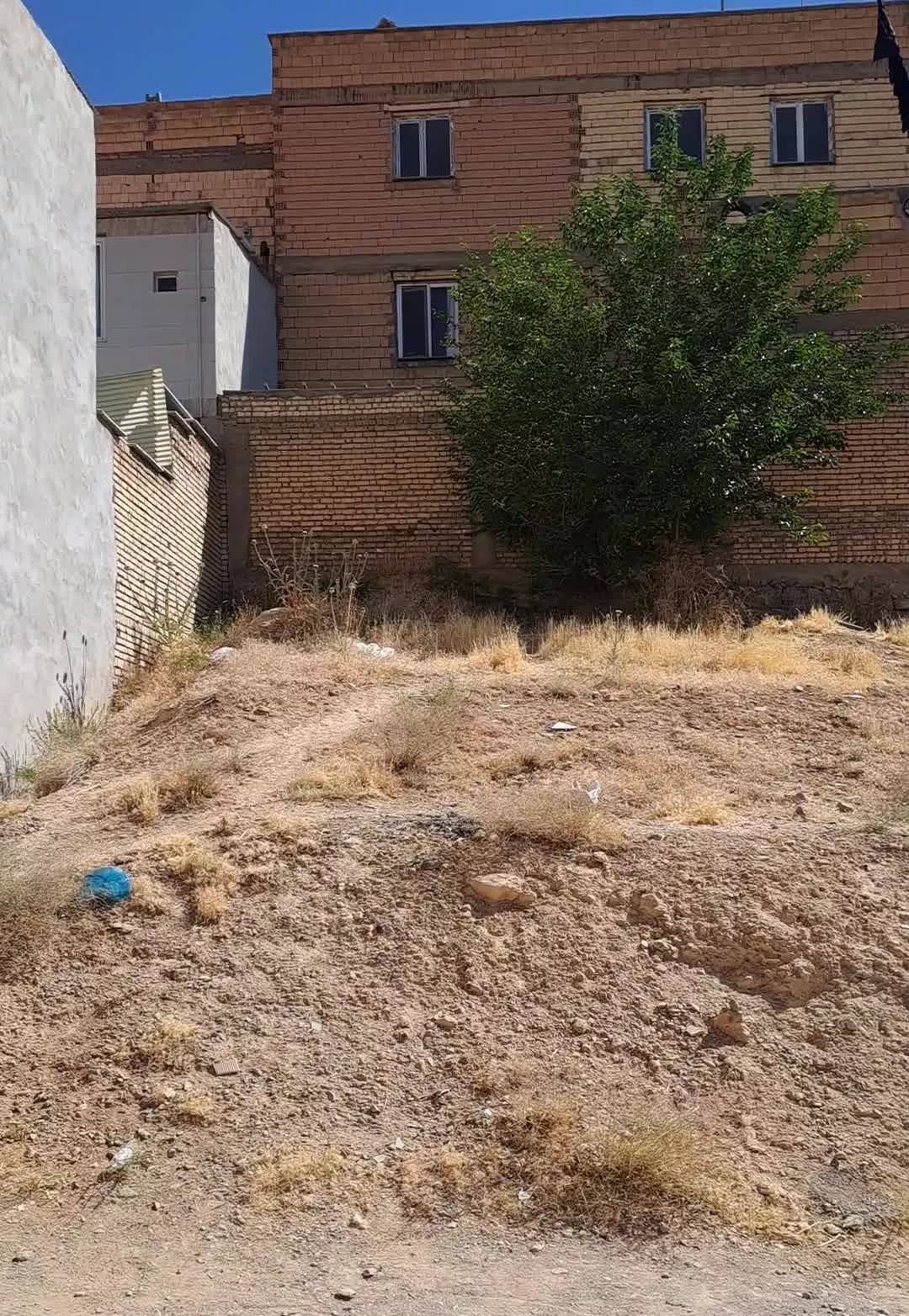 فروش ۲۰۰ متر زمین مسکونی