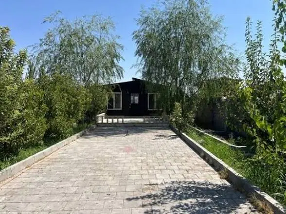 زمین باغ