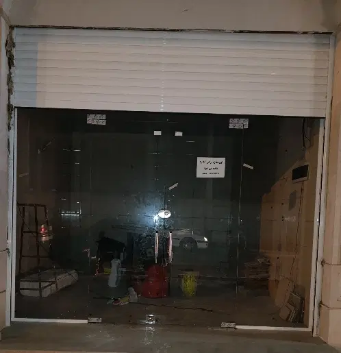 مغازه تجاری در خیابان ورزش