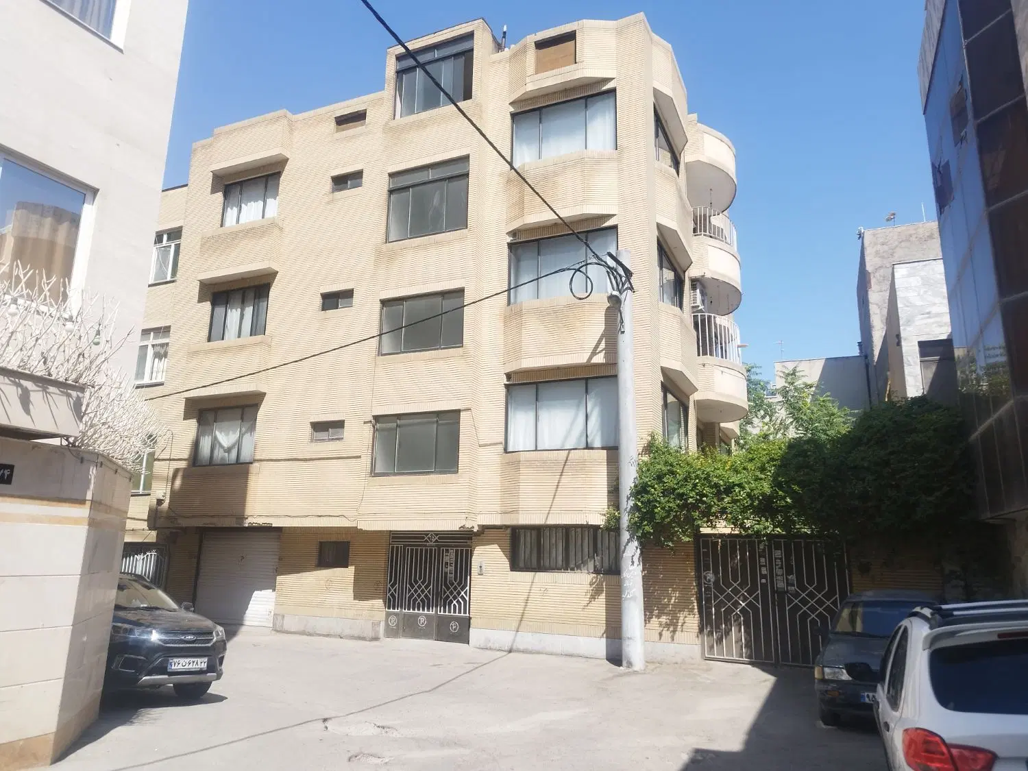 آپارتمان ۱۳۵ متری سه خواب