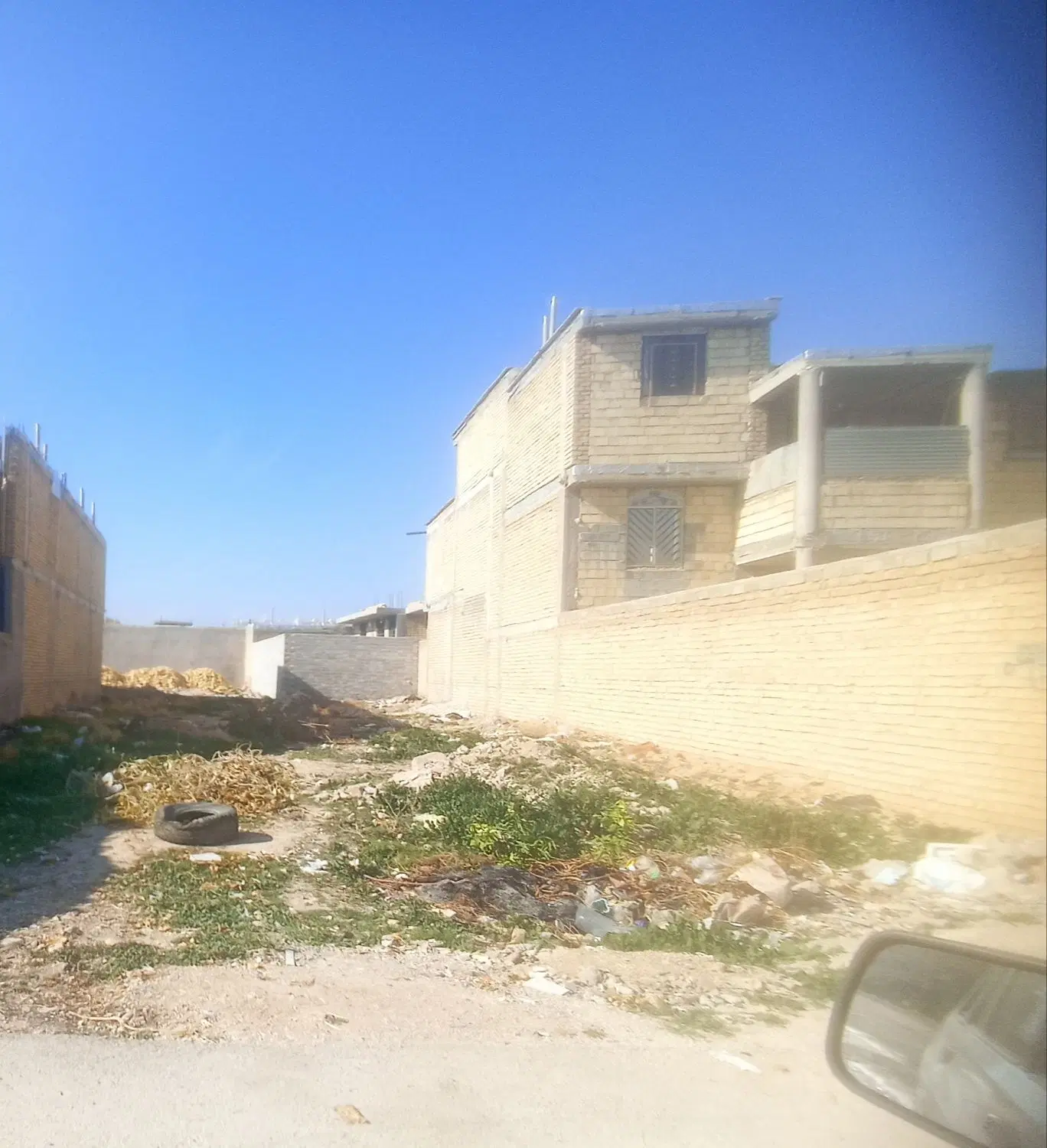 فروش زمین مسکونی درب حیاط