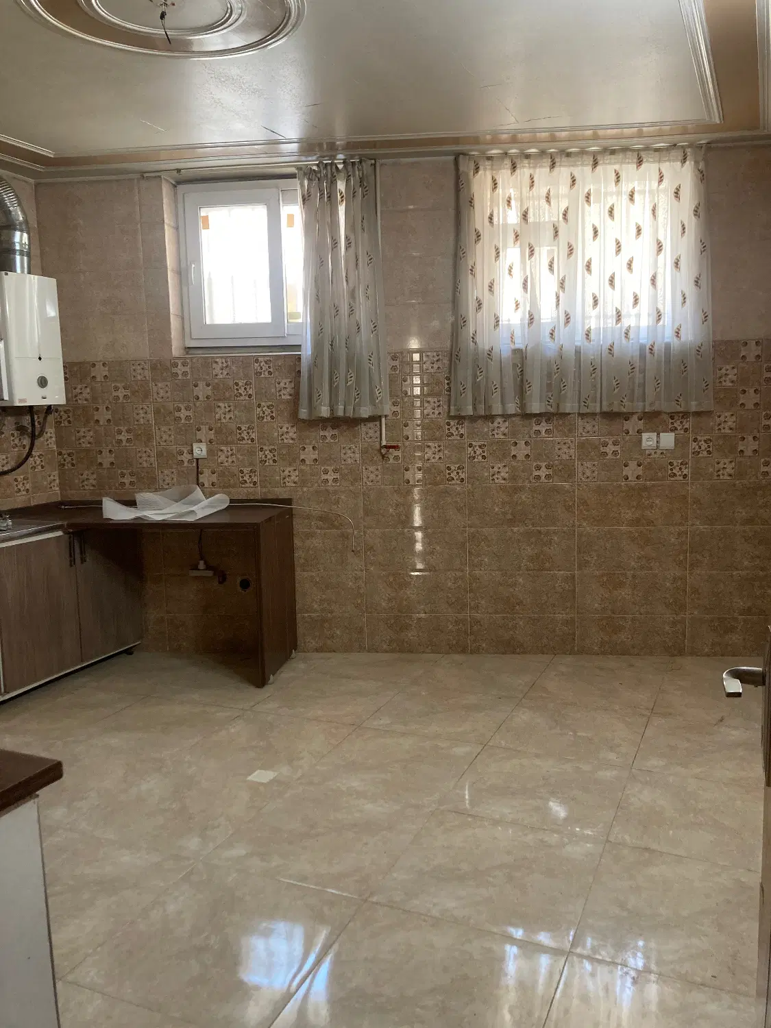 منزل مسکونی دربست درب حیاط