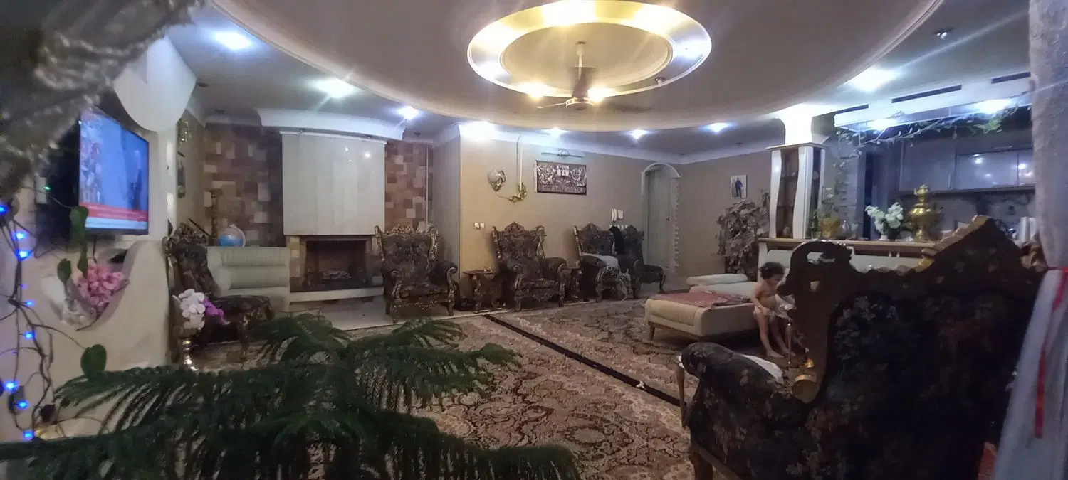 مسکونی ۱۳۰ متری بعلاوه ۳۰ متر بالکن اضافه