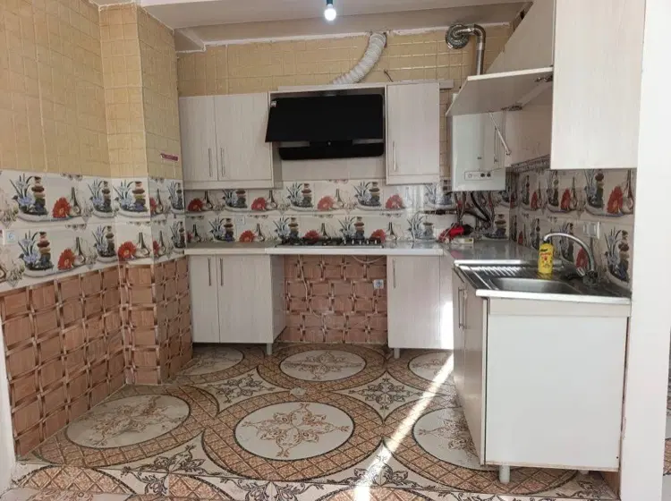 رهن آپارتمان دو خواب با پارکینگ و انباری