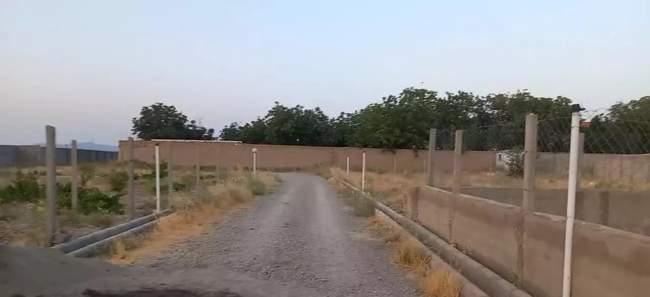 باغچه شهرکی ۶۰۰ متر با مجوز۴دیواری و برق