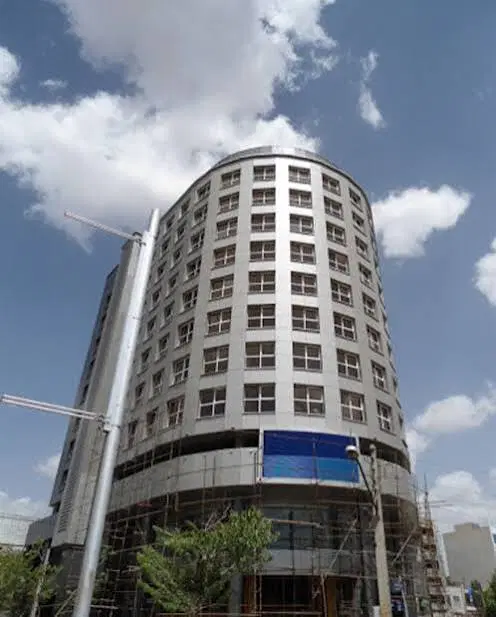 دفتر اداری شیک با امکانات کامل در برج سینا