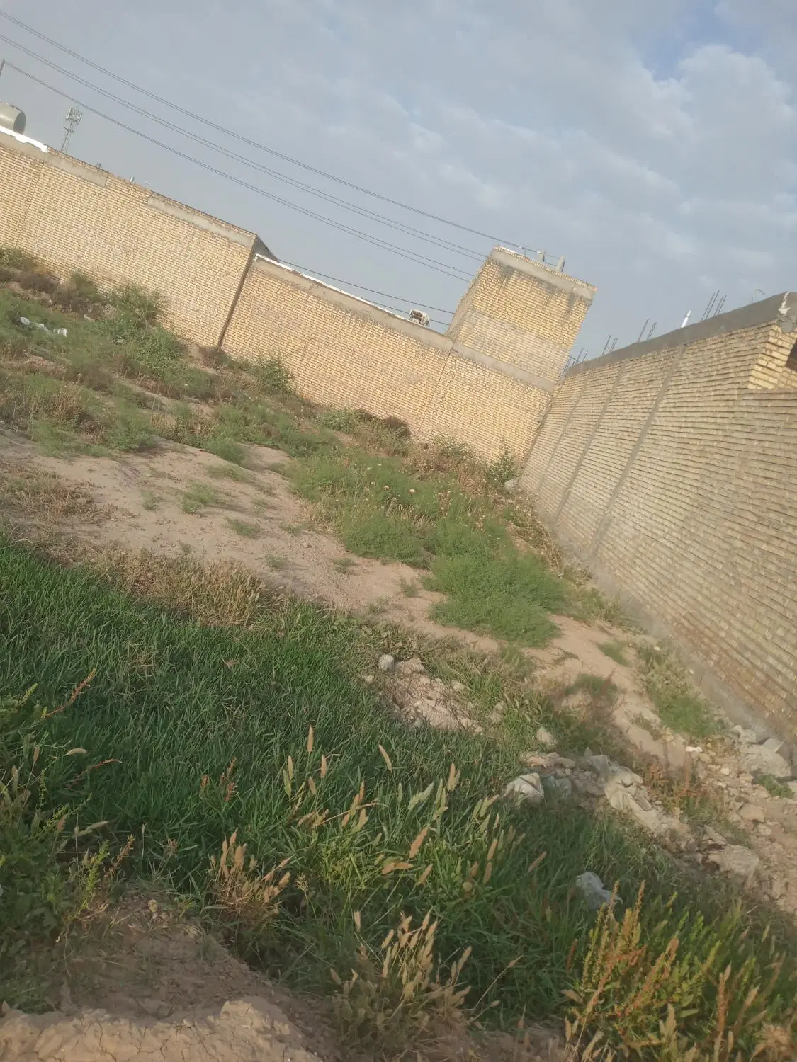زمینی۱۸۴ متر در کوی وهب پشت مسجدامیرالمومنین