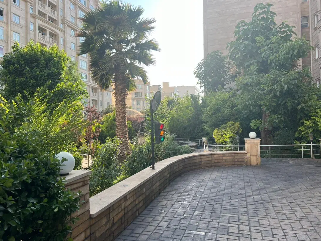 آپارتمان،پونک،(رهن کامل)تاپ لوکیشن