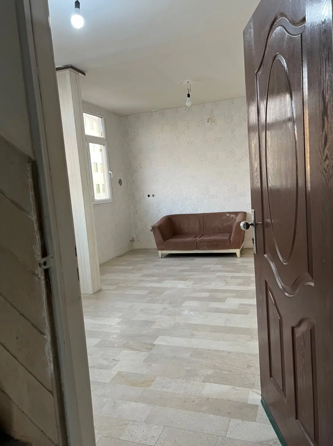 ۷۵ متر ، تک واحدی ، دوخوابه ، بازسازی شده ، محلاتی