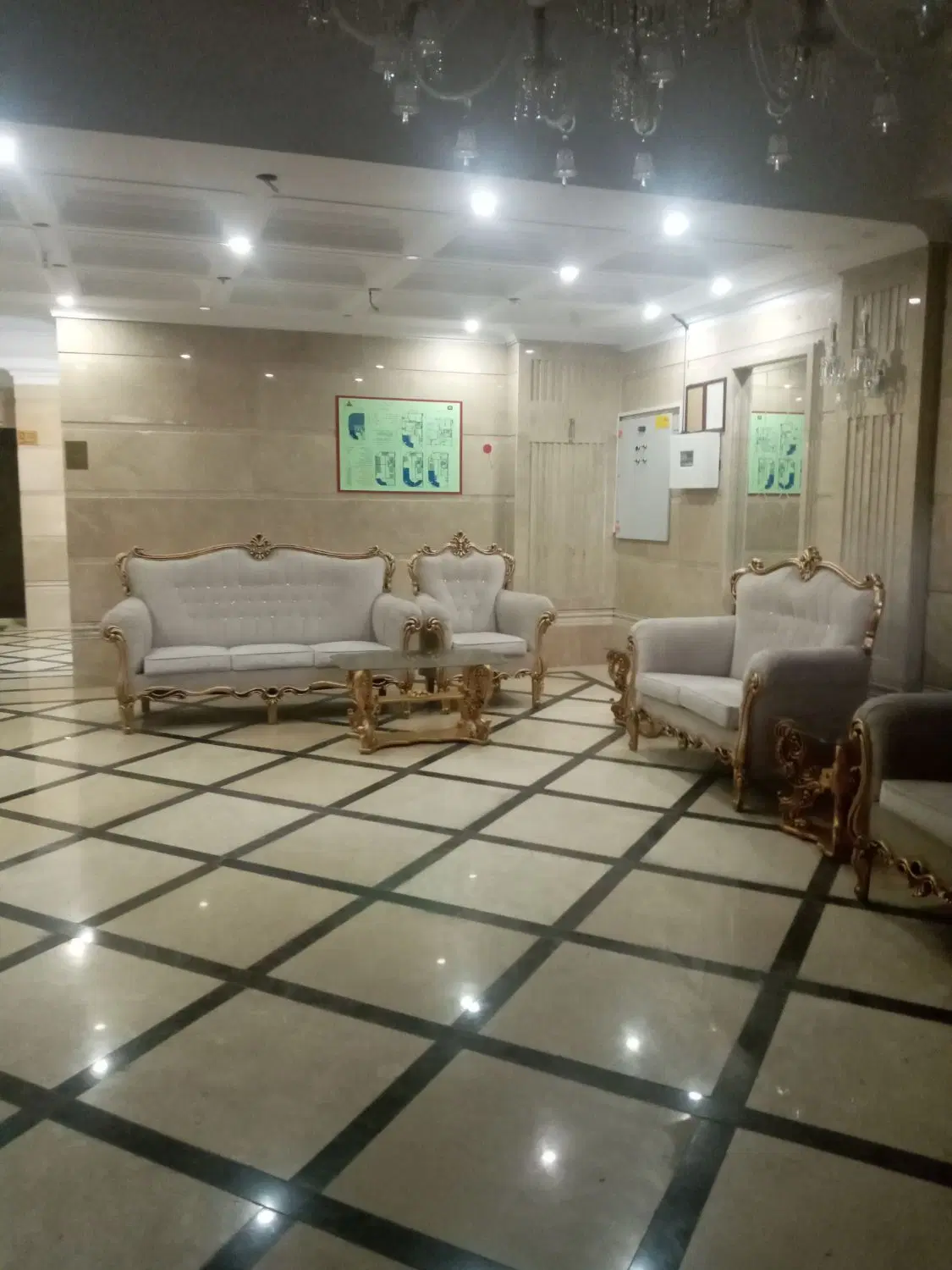 موقعیت اداری ۸۰ متری ملت