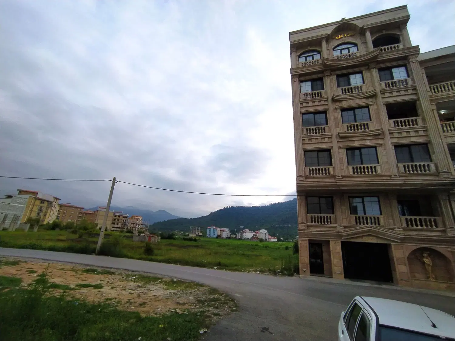 فروش یک واحد آپارتمان