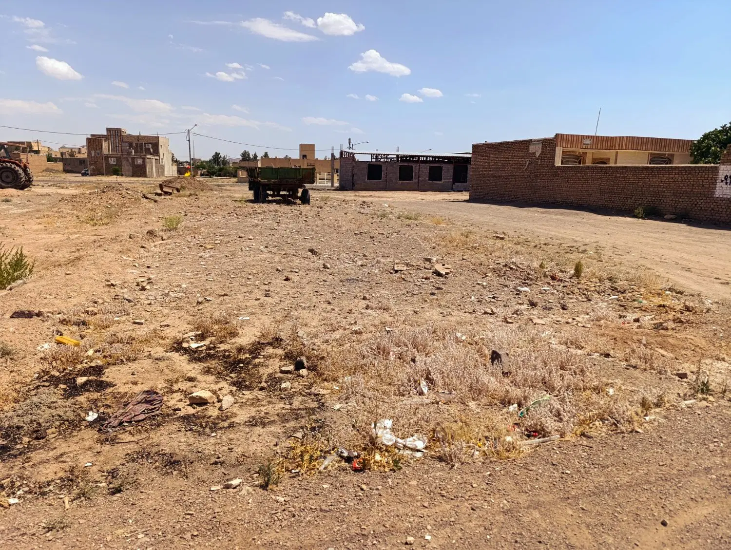 زمین فروشی