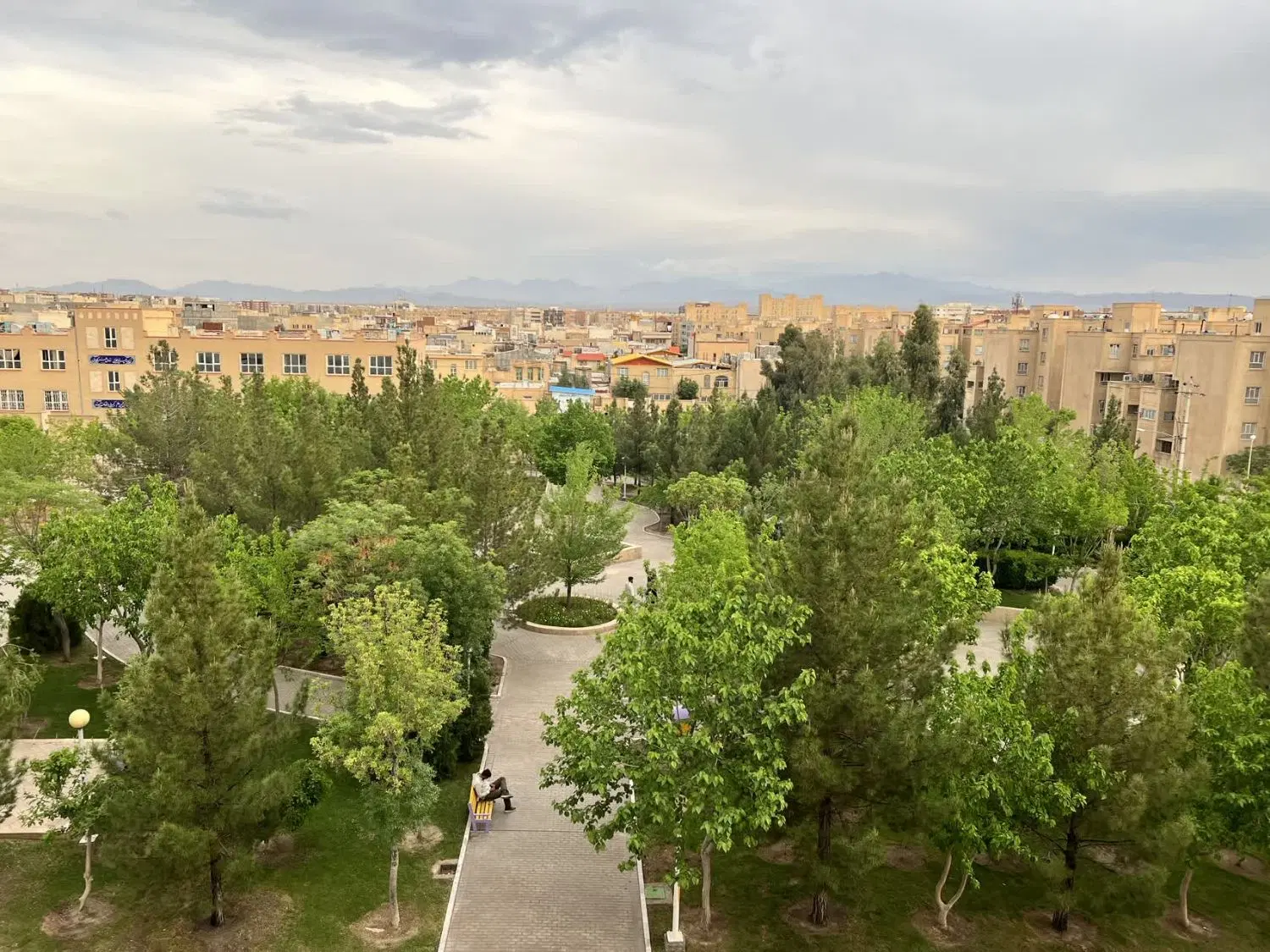 آپارتمان خیابان اندیشه ۶۸ متری وام دار