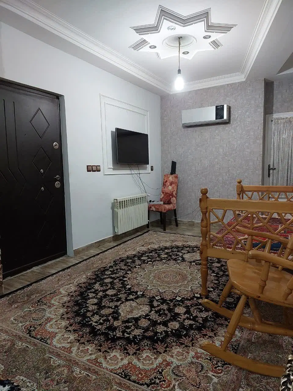 واحدآپارتمان ۱۱۰متر_دوخوابه_شیک وتمیز_خ گردکل