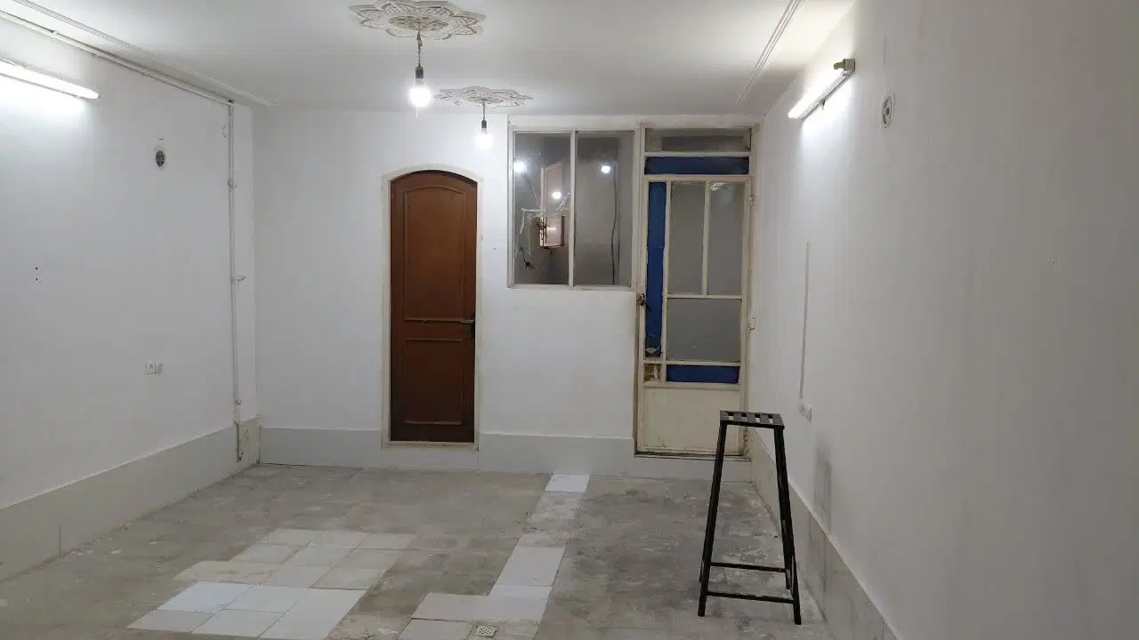 75 متر زیرزمین راه جدا