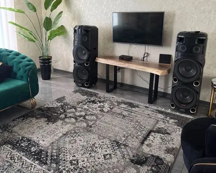 اجاره همه  روزانه  باغ ویلا شیک استخردار کد( 27)