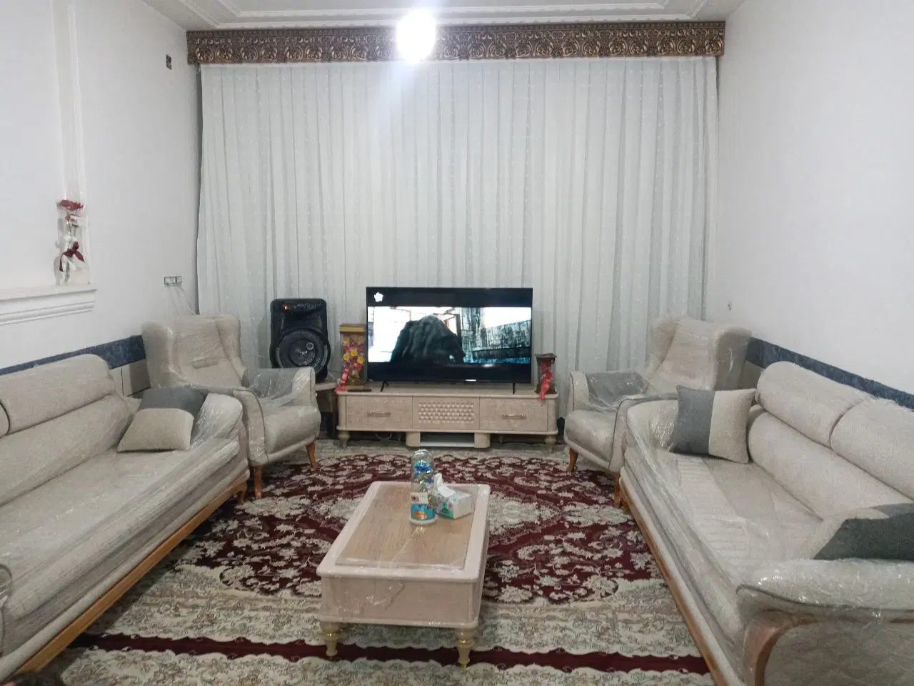 منزل مسکونی ۳۰۰ متر مربع