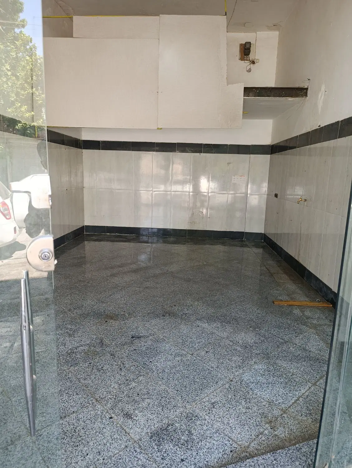 یک باب مغازه رهن و اجاره داده میشود