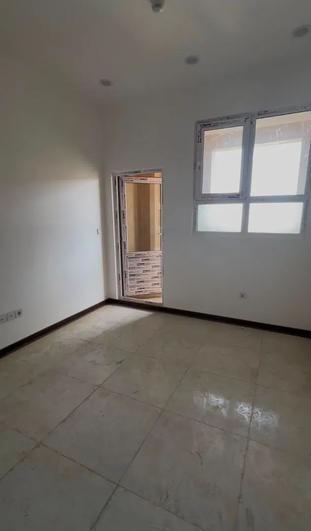 اجاره همکف ۱۰۰ متری برخیابان اصلی دوخوابه