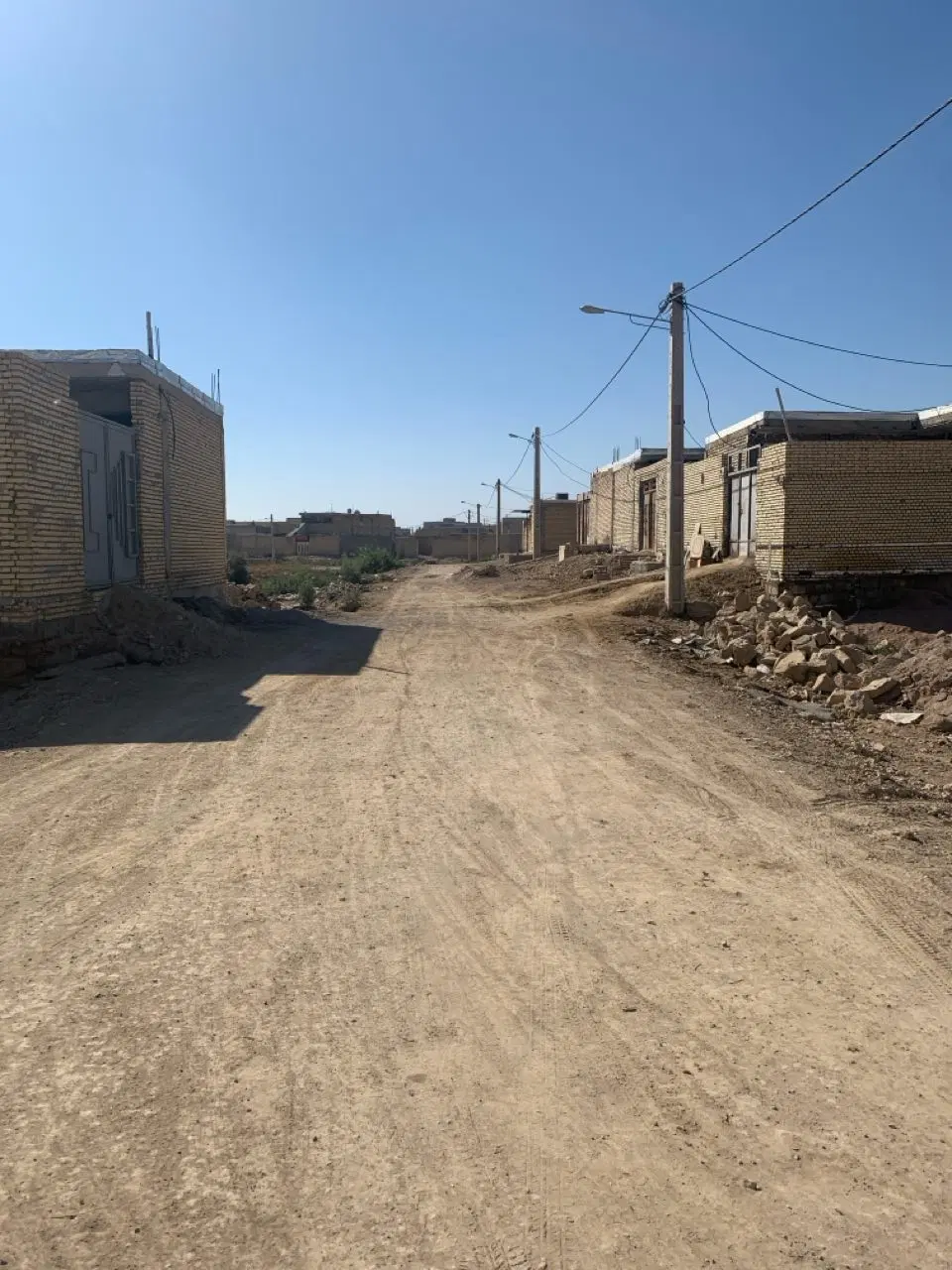 یک قطعه زمین ۳۰۰ متری