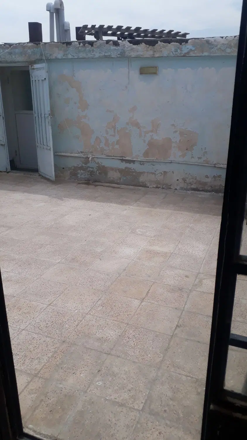 آپارتمان طبقه سوم درخشان۹