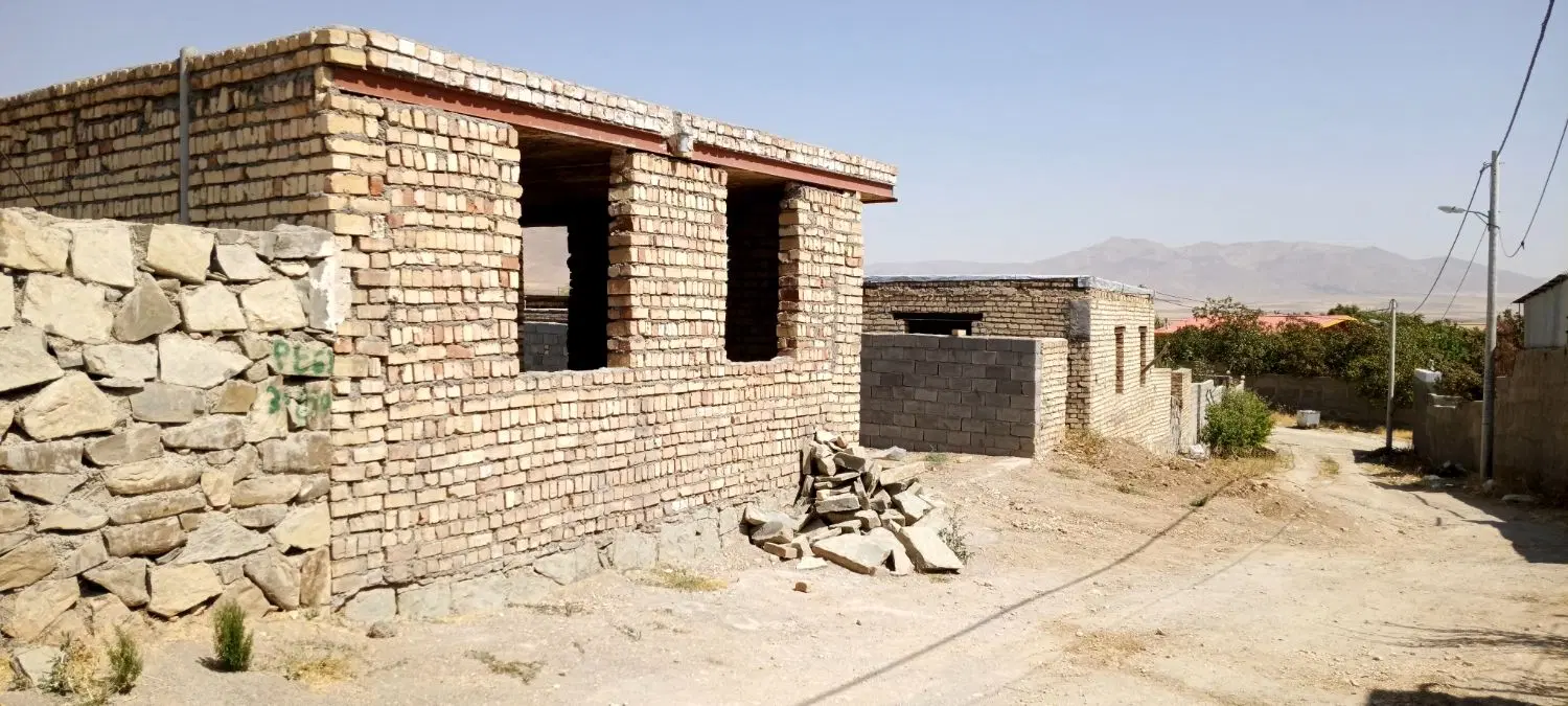 ویلا نیمه کاره در روستای سر سبز دروزان