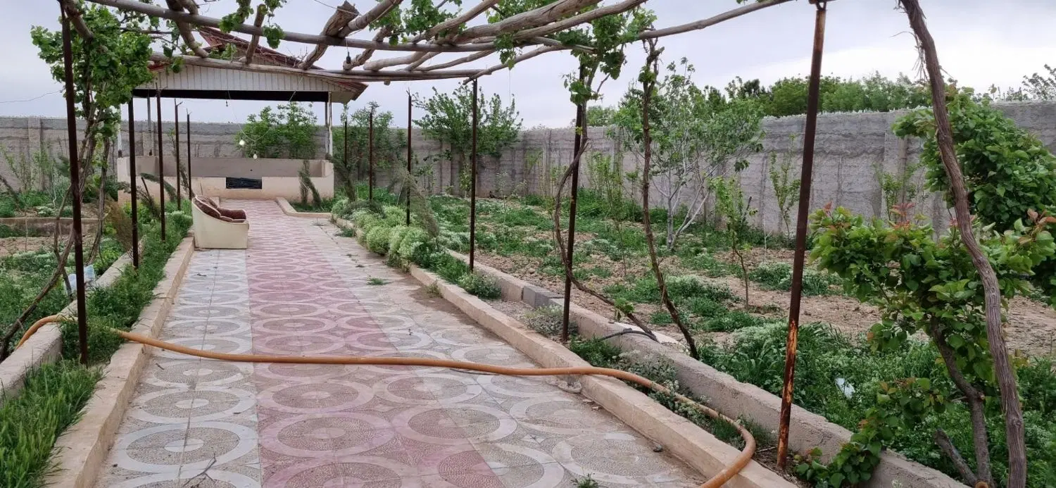 دوهزارو بیست متر باغ