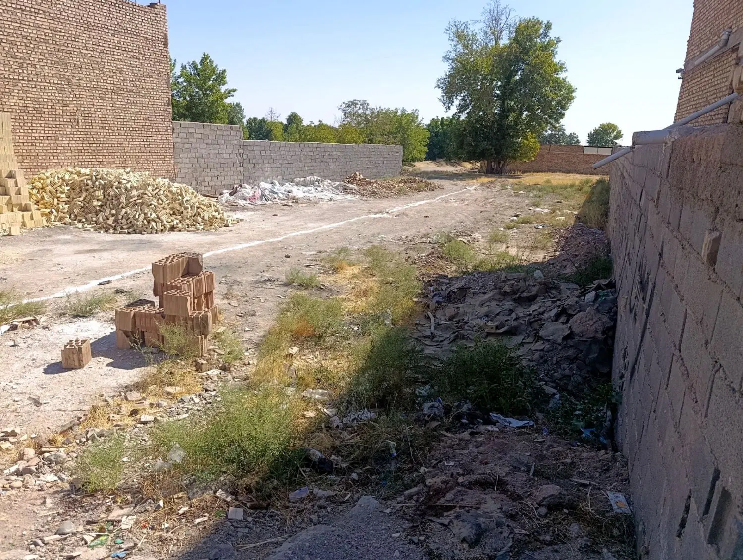 زمین فروشی و معاوضه در حاشیه روستای حمید آباد