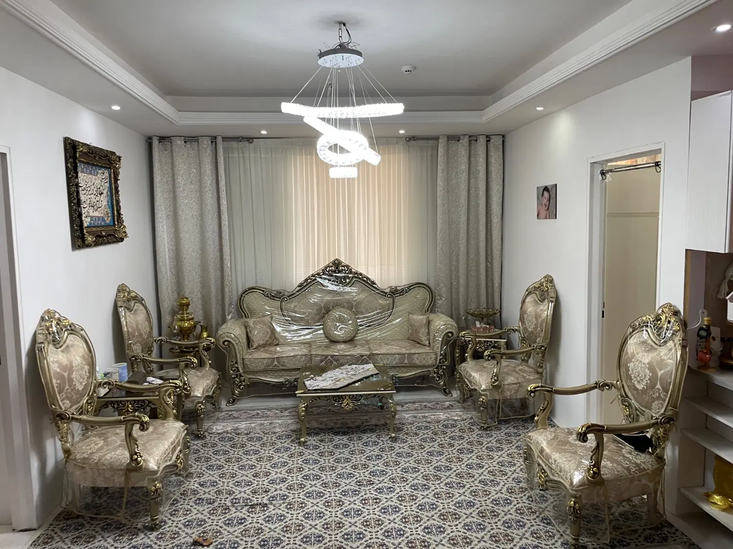 ۷۶ متری ، دو خوابه ، آسانسور دار ، خیابان انورزاده