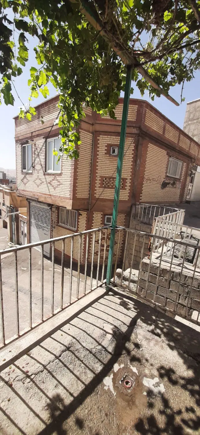 فروش دو طبقه مسکونی ورودی وپارکینگ مجزا