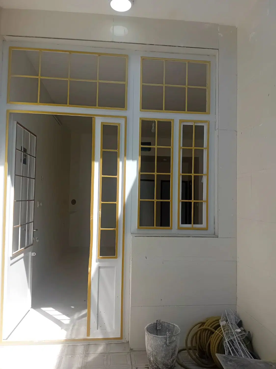 مغازه حاشیه خیابان برگی همراه خانه ویلای