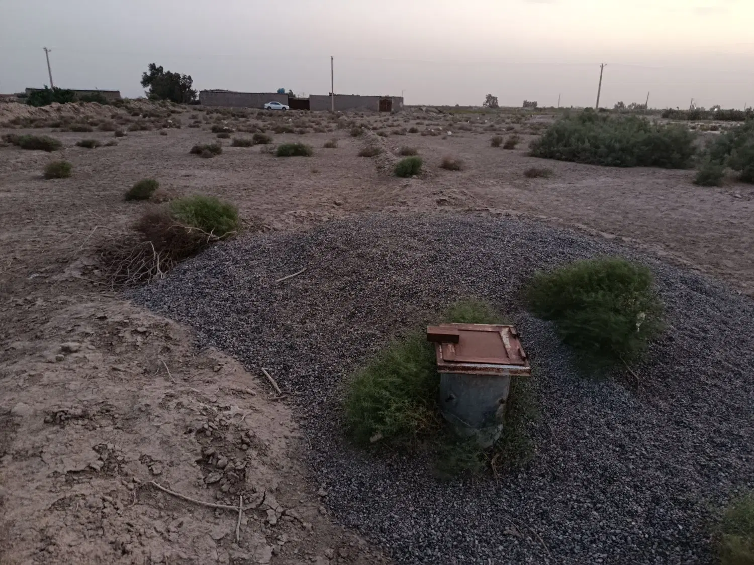 ۱۲من و۱۲۰ من زمین فروشی دارای چاه وبرق