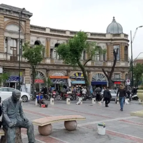 میدان حسن اباد کوچه شجاعی ۱۴متر مغازه با ملکیت