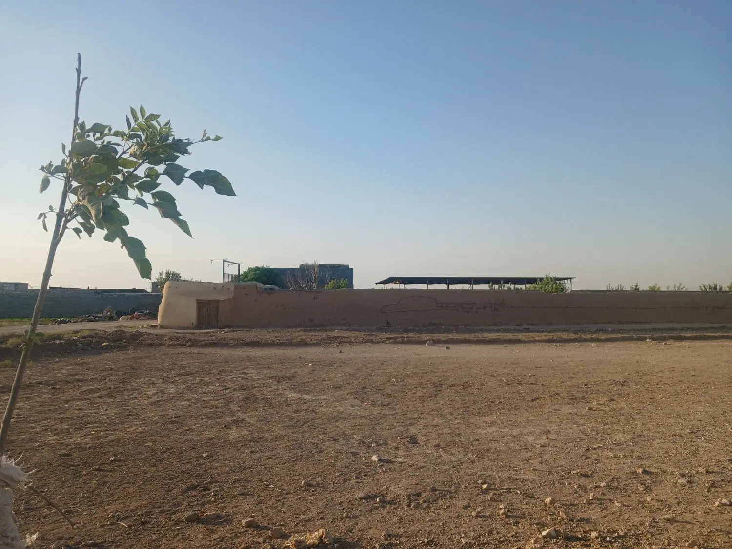 زمین ۳۵۰ متری مناسب چند کارگاه
