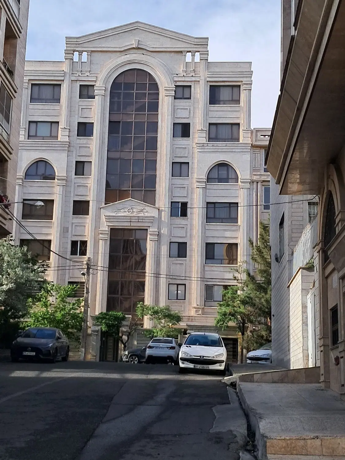 ۱۰۷متر آپارتمان باکس اصلی پونک بلوارعدل