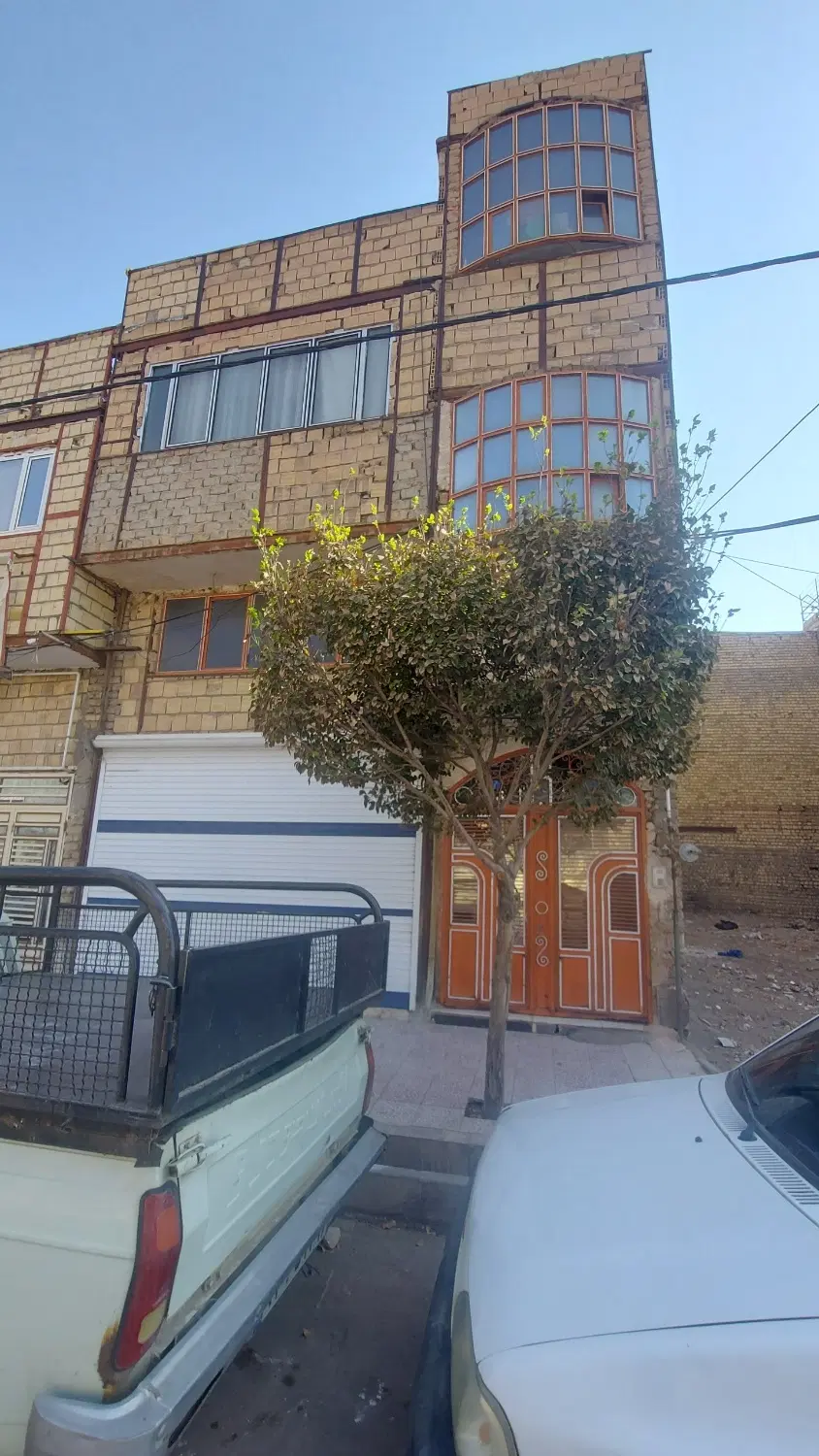 فروش خانه سه‌طبقه 96 متری در قم مجاور بوستان شفق