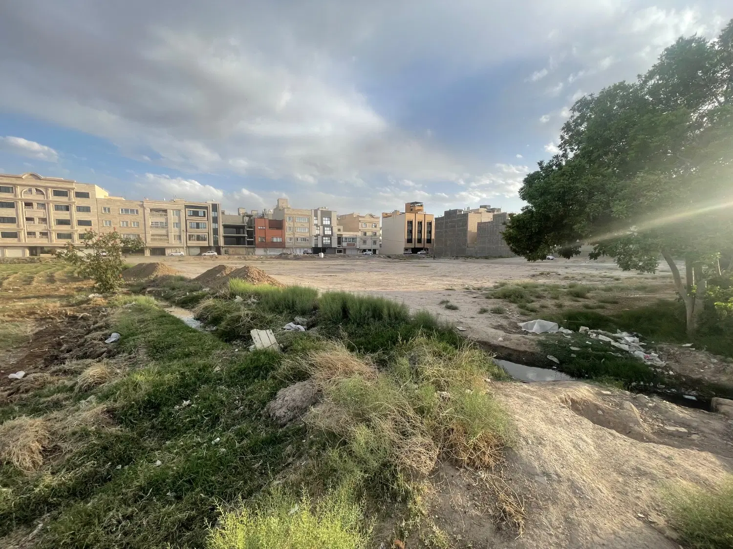 ۱۱۵۰ متر زمین کنار استخر یاران