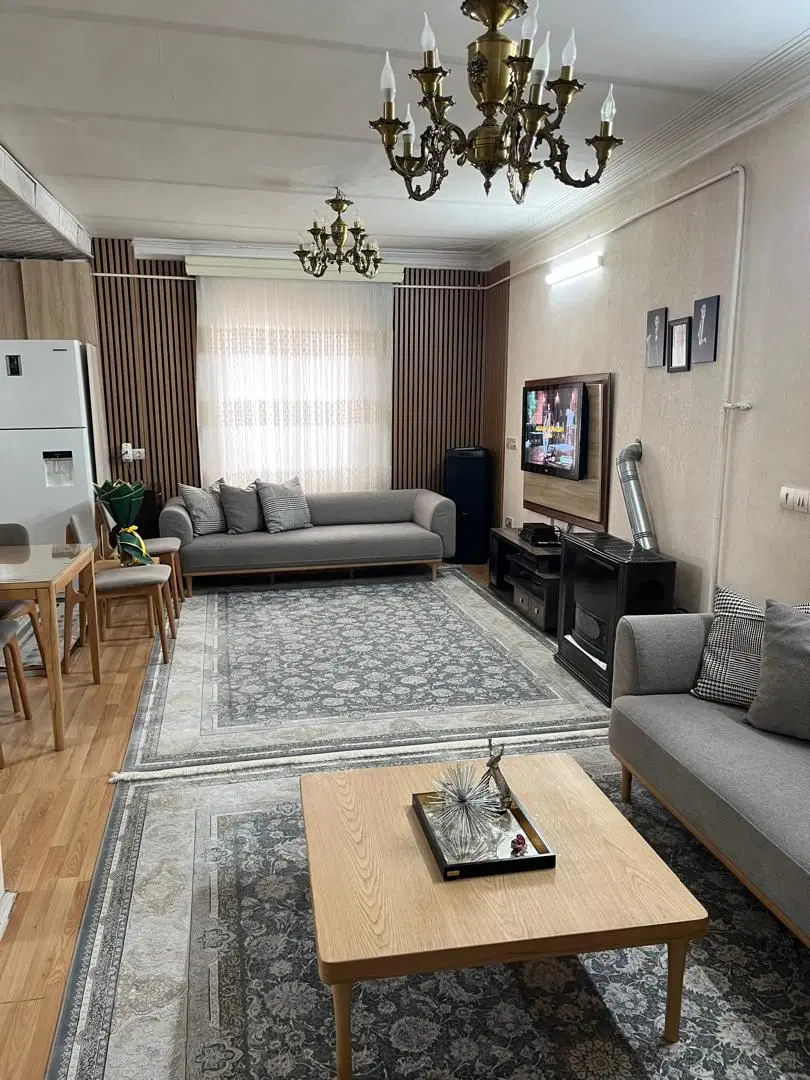 خانه درفرودگاه بامغازه