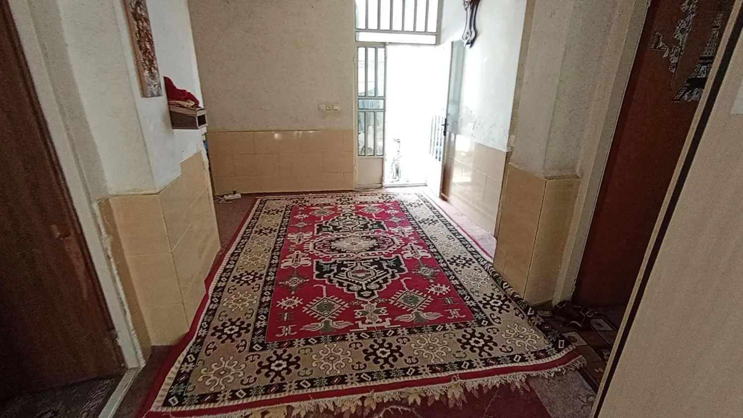 منزل دوخوابه 120 متری طلاییه شرقی