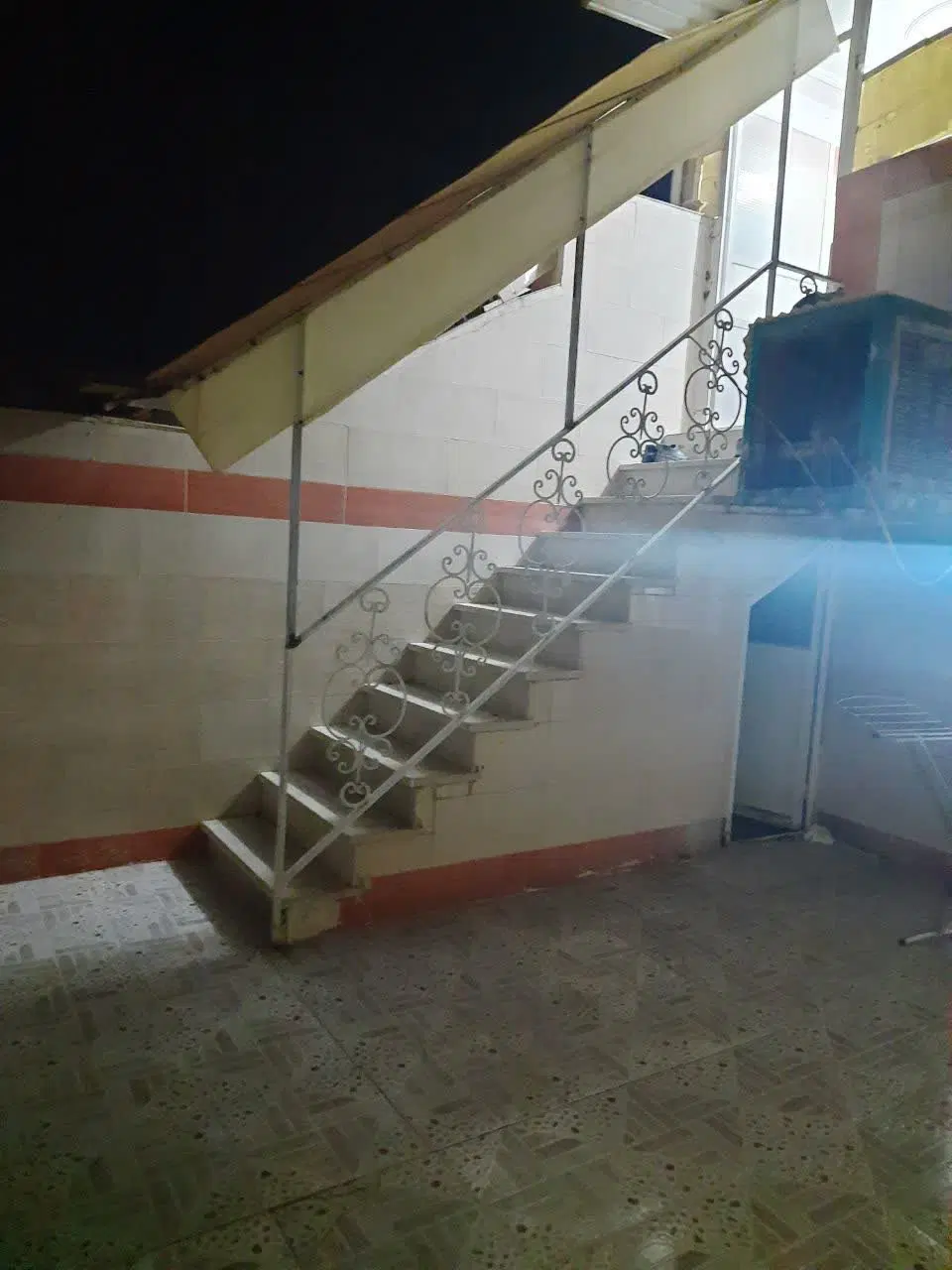 آپارتمان ۳ طبقه رهن و اجاره