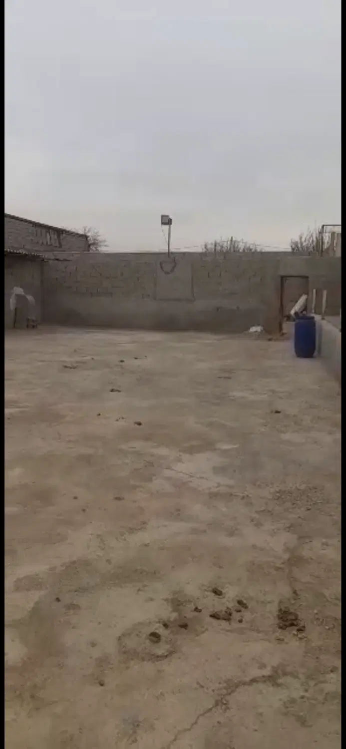 ۹۵۰ متر چهاردیواری با ۴۰۰ متر سالن