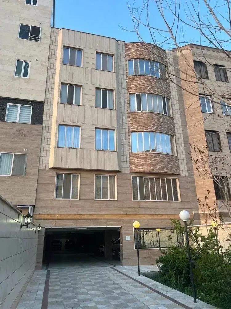 153متر سه خوابه ، سند دار باغستان غربی