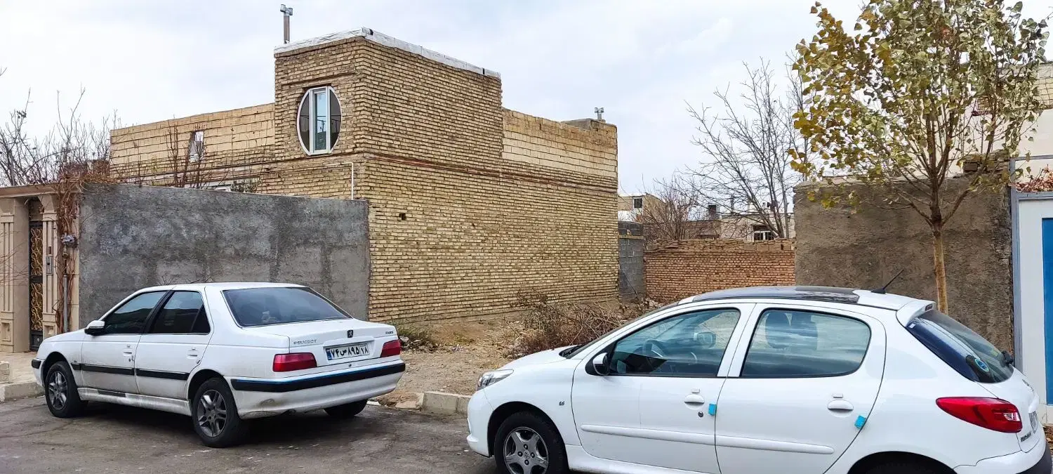 زمین یکن آباد