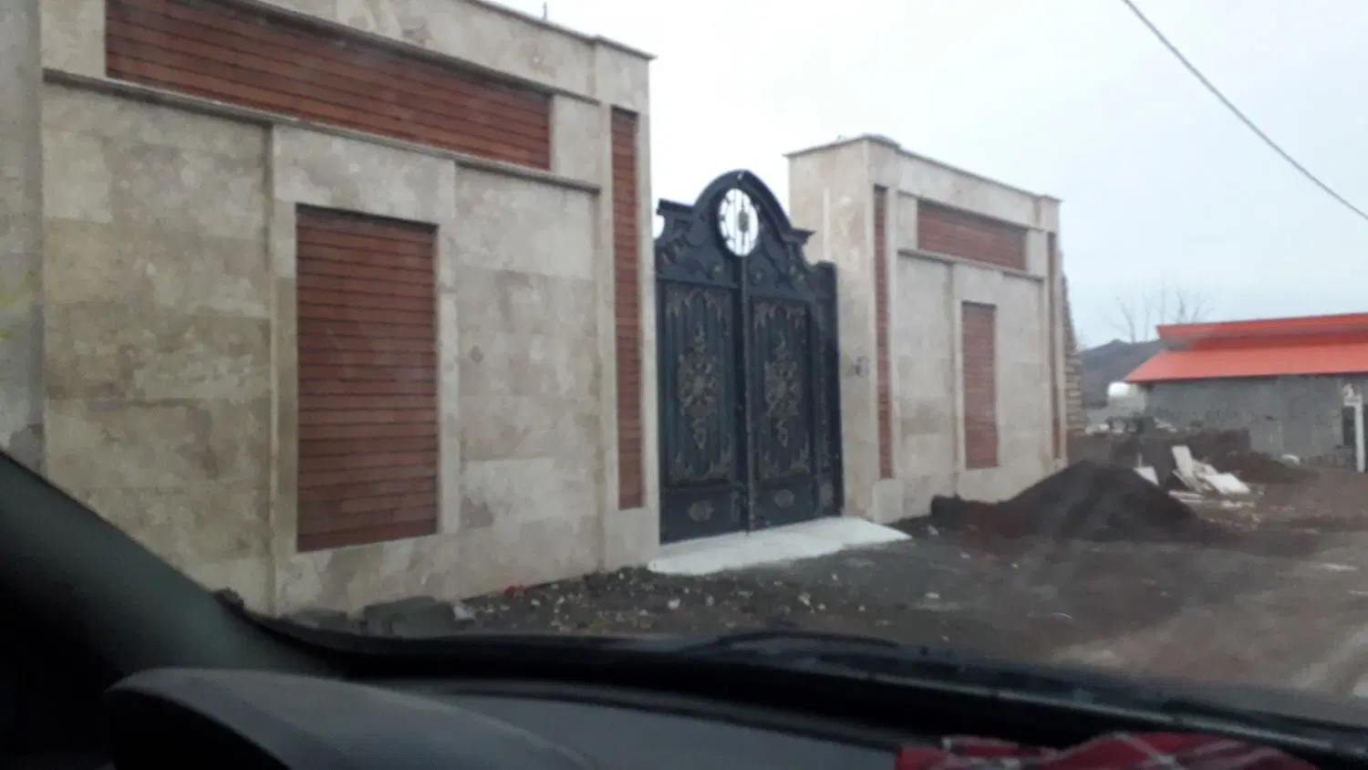 خونه اجازه ۶۶ متر با پارکینگ و انباری و امکانات