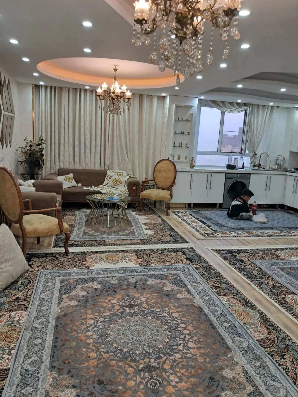اپارتمان ۱۳۰ متری تک واحدی