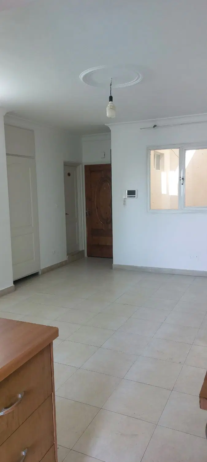 واحد ۵۳ متر پارکینگ آسانسور انباری بالکن