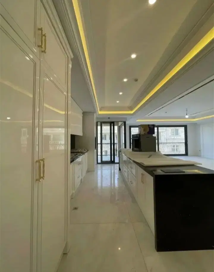 فروش استثنایی واحد 145 متری  _3 خواب_ در مالک اشتر