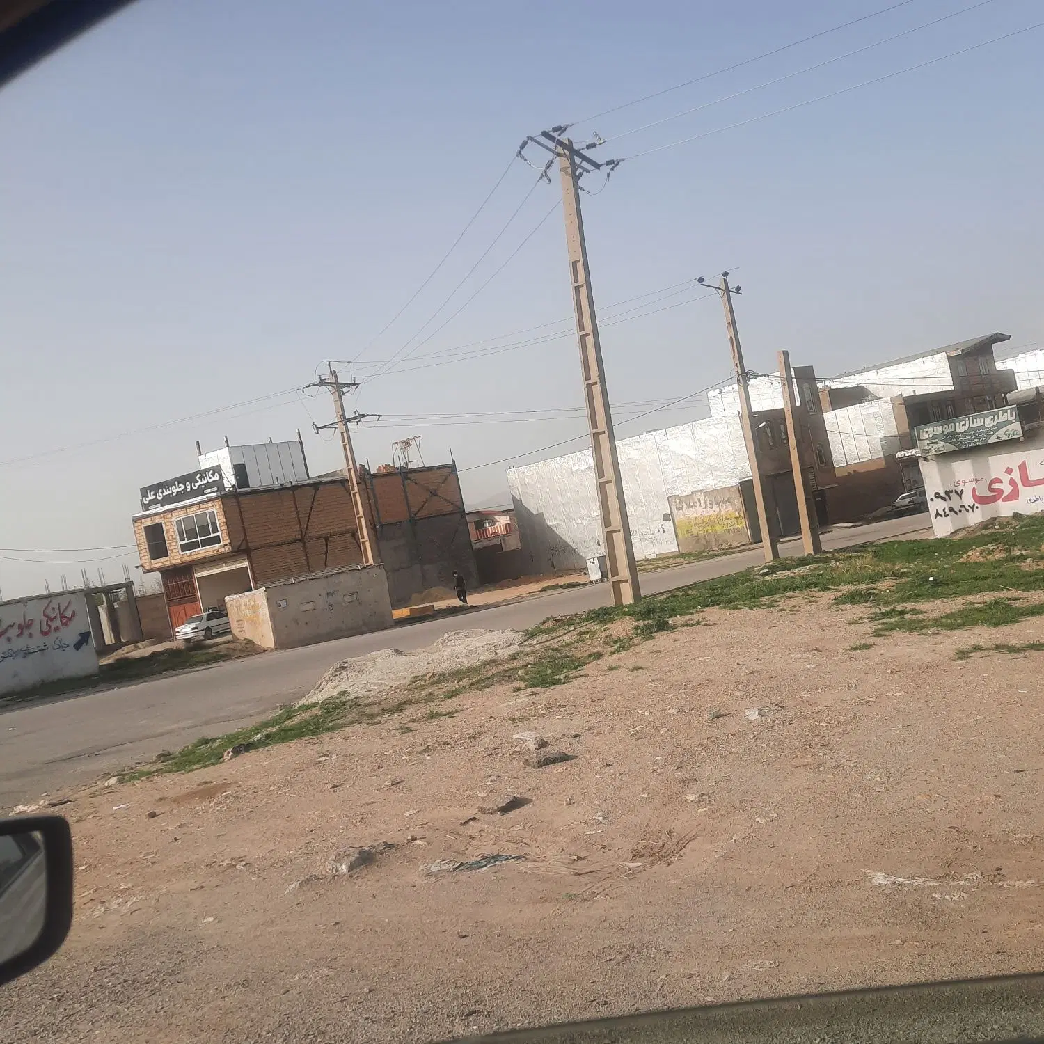 زمین  فروشی بر جاده اصلی