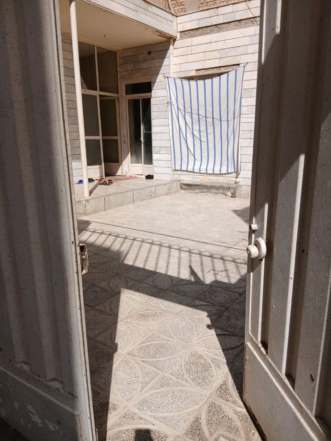 فروش منزل مسکونی ۶۰ سال ساخت ۱۴۵ متراژ
