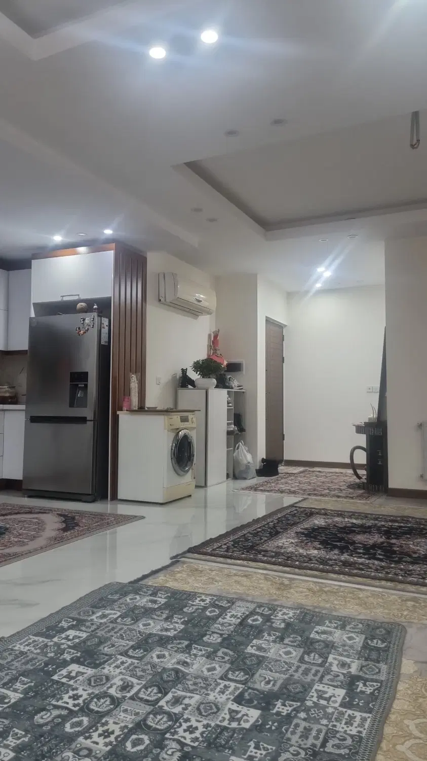 ۱۰۰ متری تک واحدی طبقه اول بدون پارکینگ